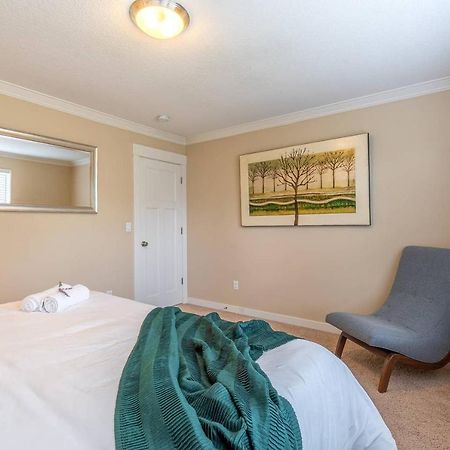 Modern home, Four bedrooms, King Beds Tigard Buitenkant foto