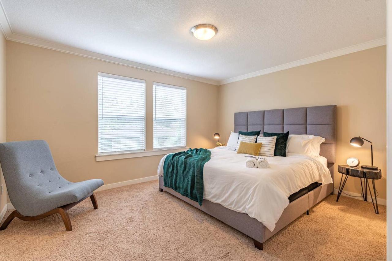 Modern home, Four bedrooms, King Beds Tigard Buitenkant foto