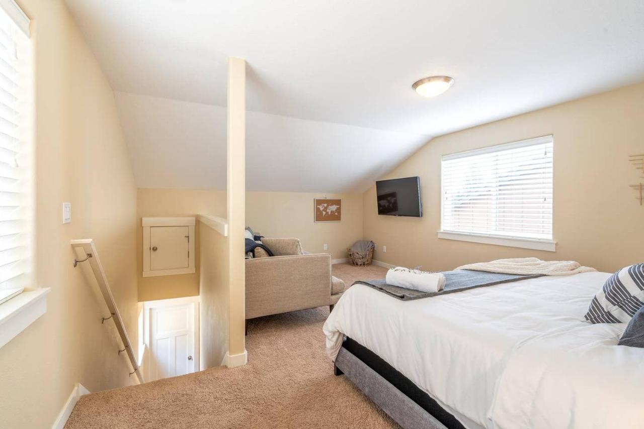 Modern home, Four bedrooms, King Beds Tigard Buitenkant foto