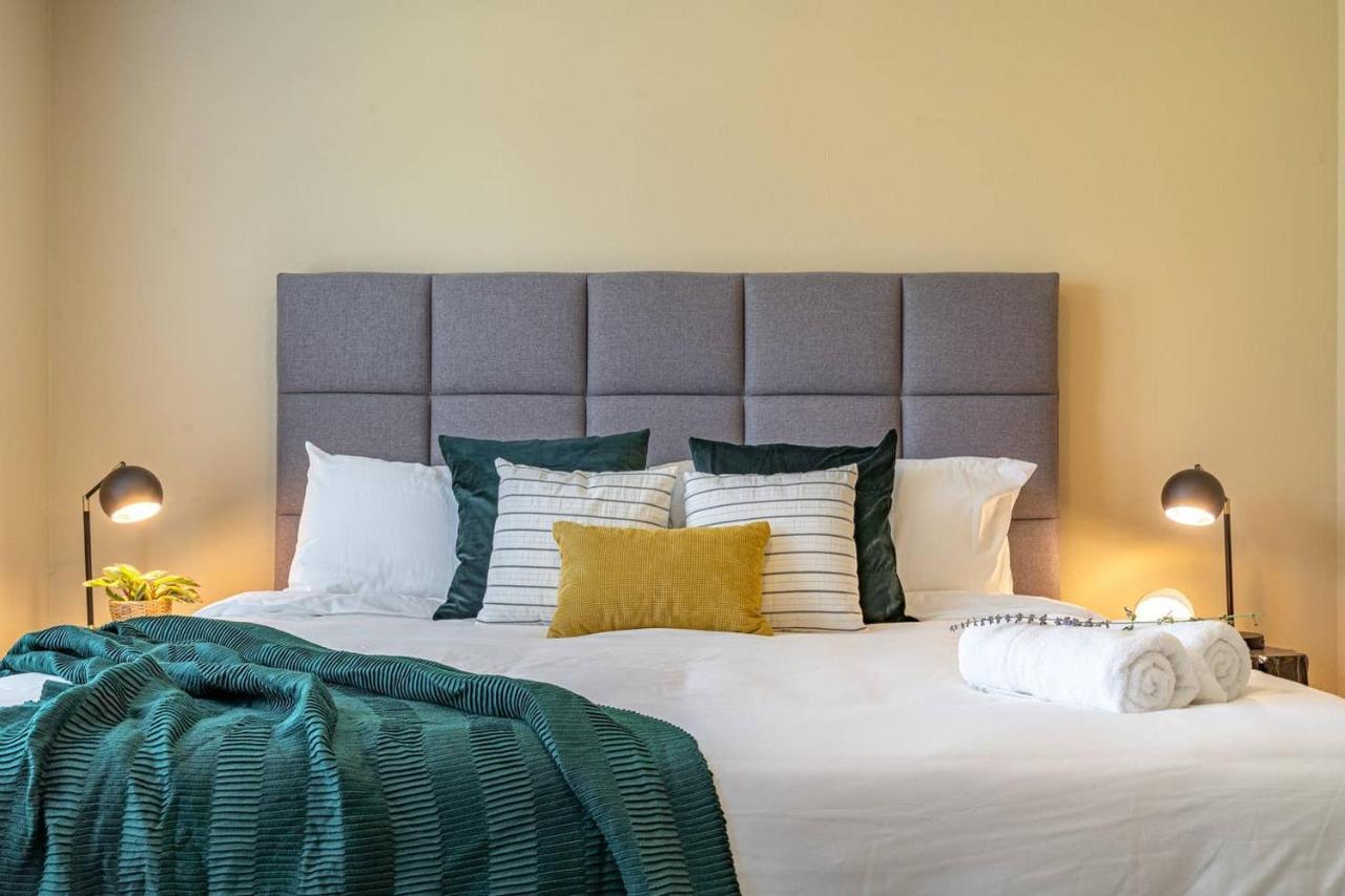 Modern home, Four bedrooms, King Beds Tigard Buitenkant foto