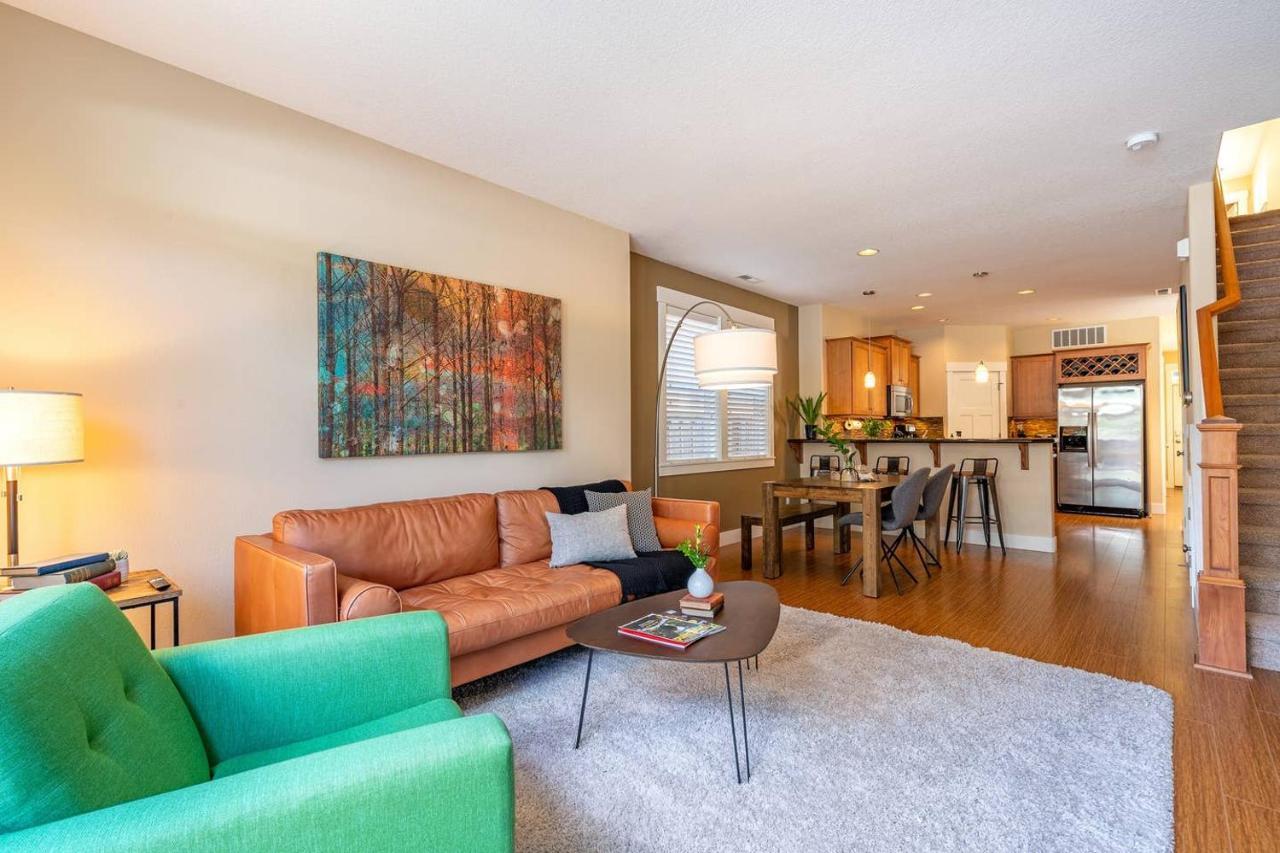Modern home, Four bedrooms, King Beds Tigard Buitenkant foto