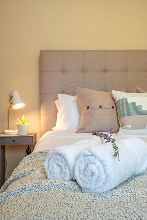Modern home, Four bedrooms, King Beds Tigard Buitenkant foto