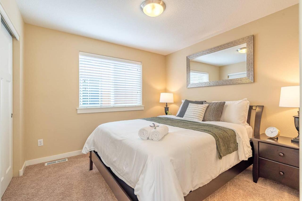 Modern home, Four bedrooms, King Beds Tigard Buitenkant foto