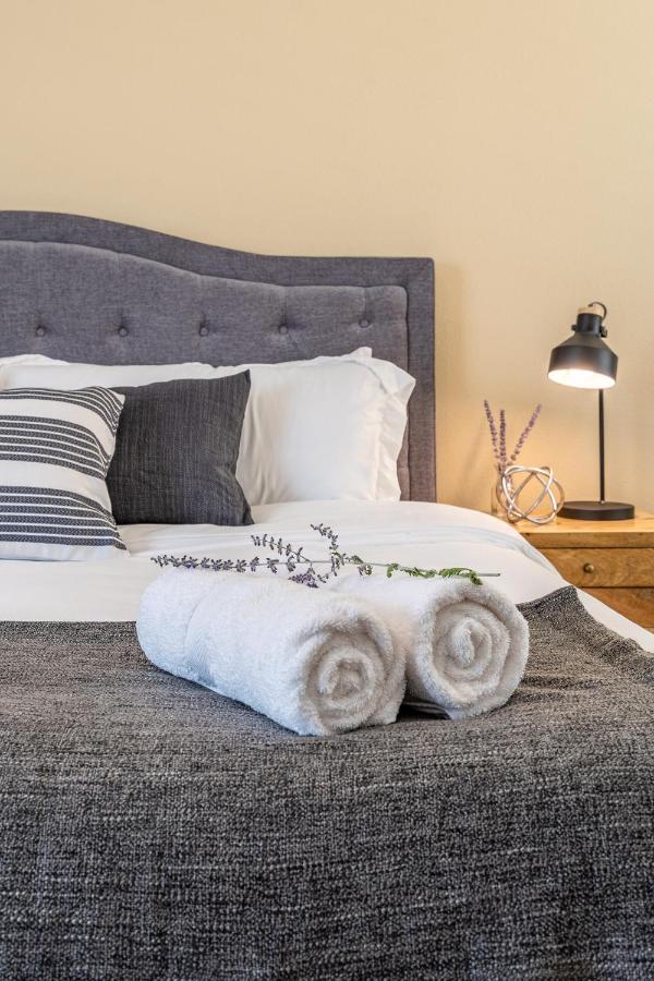 Modern home, Four bedrooms, King Beds Tigard Buitenkant foto