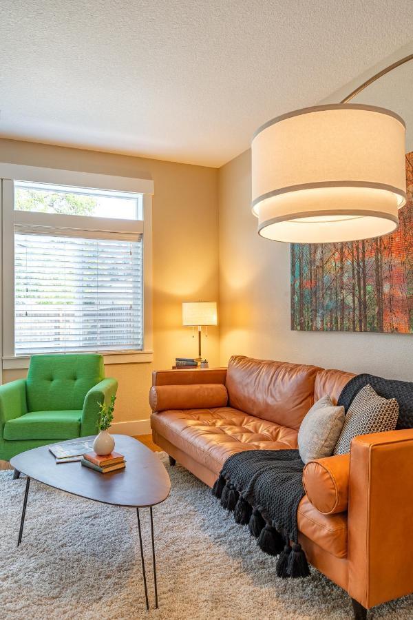 Modern home, Four bedrooms, King Beds Tigard Buitenkant foto